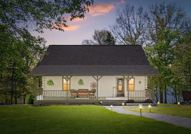 Photo 1 of Single family home for sale at 61 Driftwood Dr, Cadiz, KY 42211 | MLS# 3628354 | Listing updated on 2026-10-30