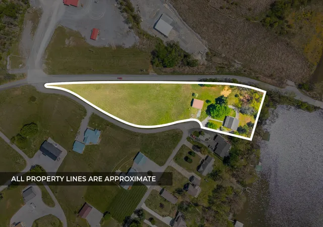 Photo 3 of Single family home for sale at 61 Driftwood Dr, Cadiz, KY 42211 | MLS# 3628354 | Listing updated on 2026-10-30