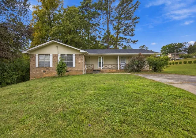 Photo 1 of Multi family home for sale at 3808 Cherwood Ln, Chattanooga, TN 37406 | MLS# 3628330 | Listing updated on 2026-10-29