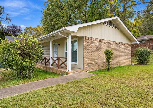 Photo 1 of Multi family home for sale at 3808 Cherwood Ln, Chattanooga, TN 37406 | MLS# 3628330 | Listing updated on 2026-10-29