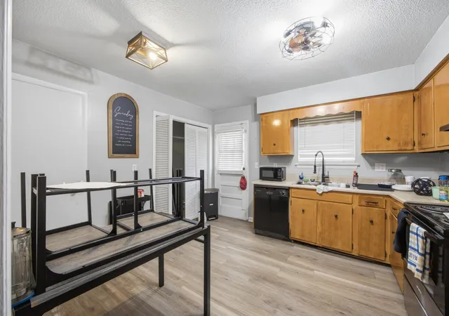 Photo 4 of Multi family home for sale at 3808 Cherwood Ln, Chattanooga, TN 37406 | MLS# 3628330 | Listing updated on 2026-10-29