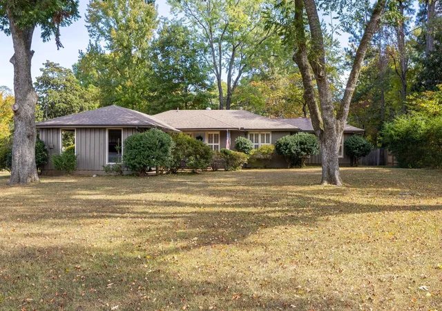 Photo 1 of Single family home for sale at 1740 Riverdale Rd, Germantown, TN 38138 | MLS# 3628335 | Listing updated on 2026-10-29