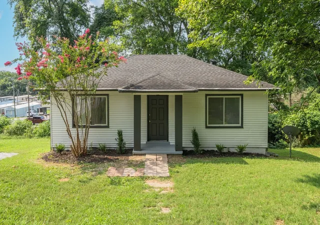 Single family home for sale at 139 Darnell Pl, Clarksville, TN 37042 | MLS# 3628343