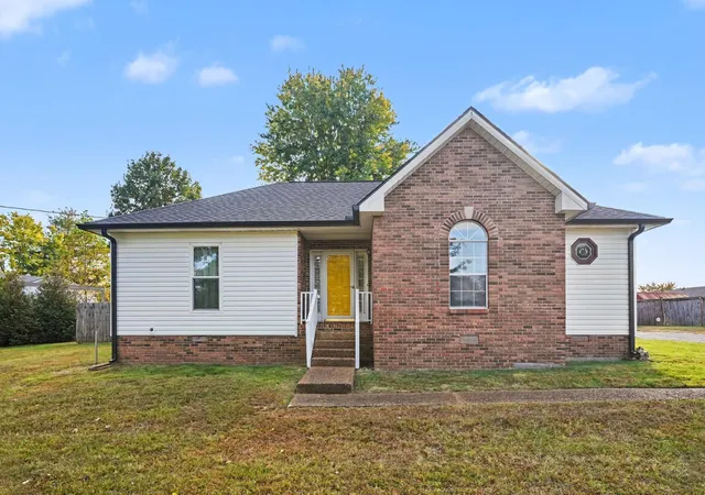 Single family home for sale at 100 Garland Ct, White House, TN 37188 | MLS# 3628384