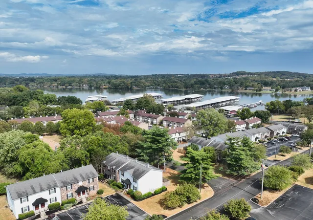 Photo 1 of Townhouse for sale at 189 Edgewood Dr #189, Hendersonville, TN 37075 | MLS# 3628766 | Listing updated on 2026-10-29