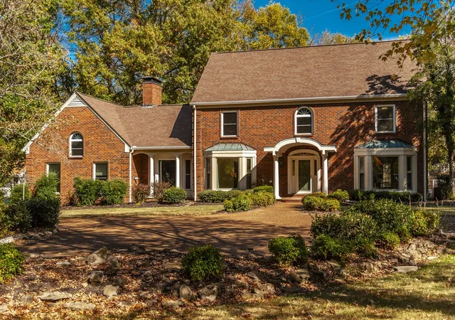 Photo 2 of Single family home for sale at 1156 Hidden Valley Rd, Brentwood, TN 37027 | MLS# 3628737 | Listing updated on 2026-10-31