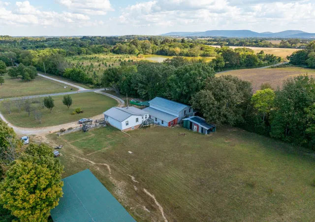 Photo 2 of Single family home for sale at 464 Marcrom Rd, Morrison, TN 37357 | MLS# 3628688 | Listing updated on 2026-10-29