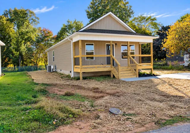 Photo 1 of Single family home for sale at 810 Cedar Dr SE, Cleveland, TN 37323 | MLS# 3628514 | Listing updated on 2026-10-29