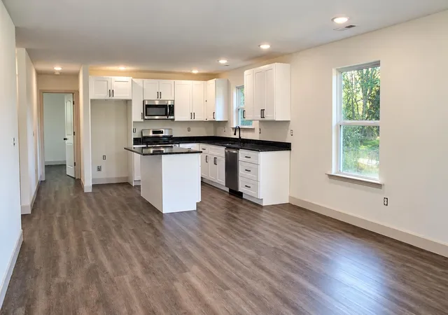 Photo 2 of Single family home for sale at 810 Cedar Dr SE, Cleveland, TN 37323 | MLS# 3628514 | Listing updated on 2026-10-29