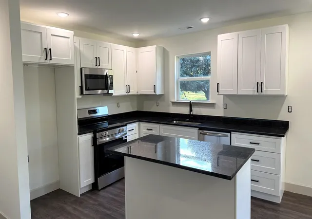 Photo 3 of Single family home for sale at 810 Cedar Dr SE, Cleveland, TN 37323 | MLS# 3628514 | Listing updated on 2026-10-29