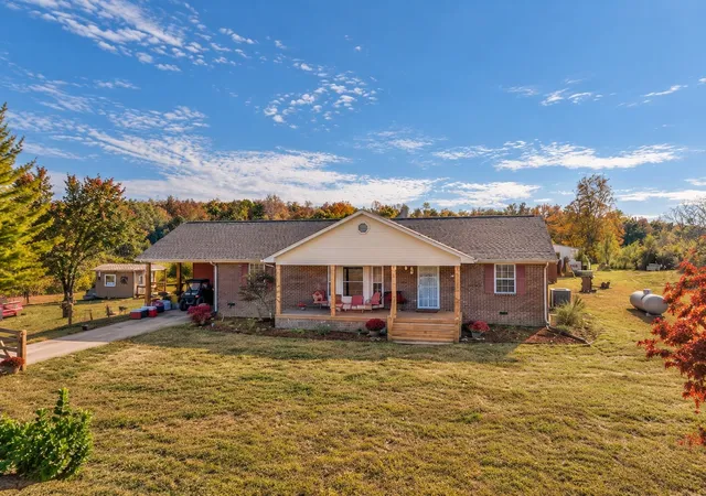 Photo 1 of Single family home for sale at 55 Spring Crk Rd, Lawrenceburg, TN 38464 | MLS# 3629696 | Listing updated on 2026-10-30