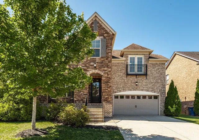 Single family home for sale at 414 Fall Crk Cir, Goodlettsville, TN 37072 | MLS# 3629919