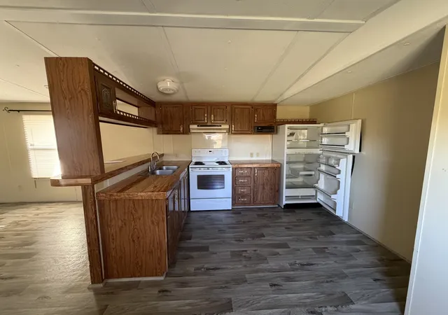 Photo 4 of Manufactured home for sale at 240 Broom Rd, Sparta, TN 38583 | MLS# 3629533 | Listing updated on 2026-10-30