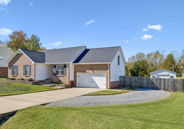 Single family home for sale at 3690 Aisle St, Clarksville, TN 37040 | MLS# 3628730