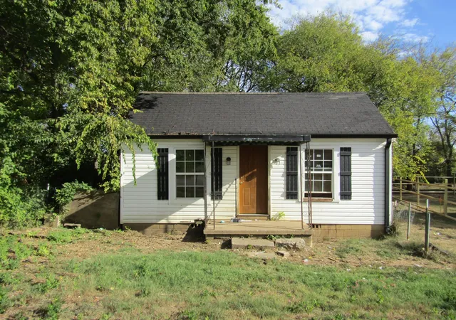 Photo 1 of Single family home for sale at 316 Jones Cir, Lewisburg, TN 37091 | MLS# 3628613 | Listing updated on 2026-10-29