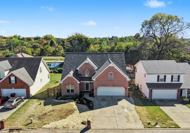 Photo 3 of Single family home for sale at 2361 Oak Hl Dr, Murfreesboro, TN 37130 | MLS# 3628746 | Listing updated on 2026-10-30