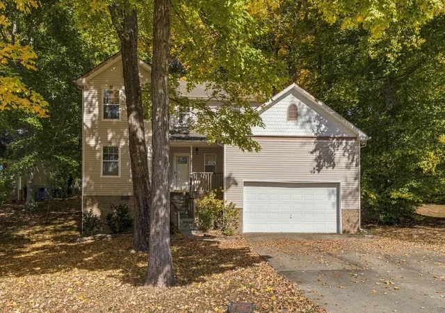 Single family home for sale at 1009 Hunters Ln, Springfield, TN 37172 | MLS# 3629619