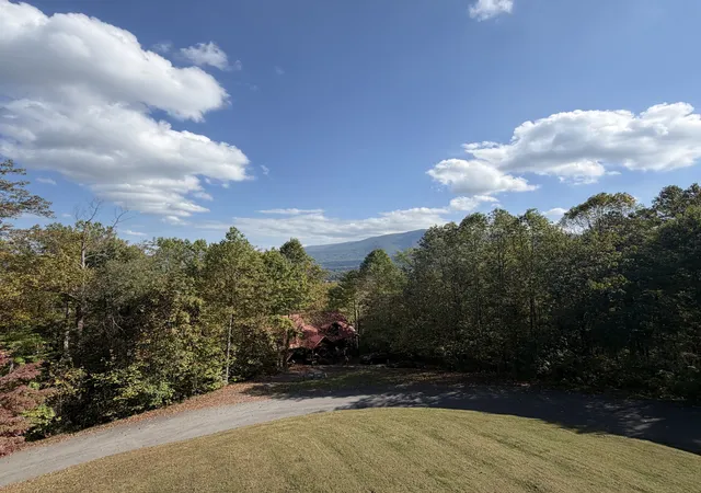 Photo 1 of Single family home for sale at 4172 Burning Tree Ln, Sevierville, TN 37862 | MLS# 3628668 | Listing updated on 2026-10-29