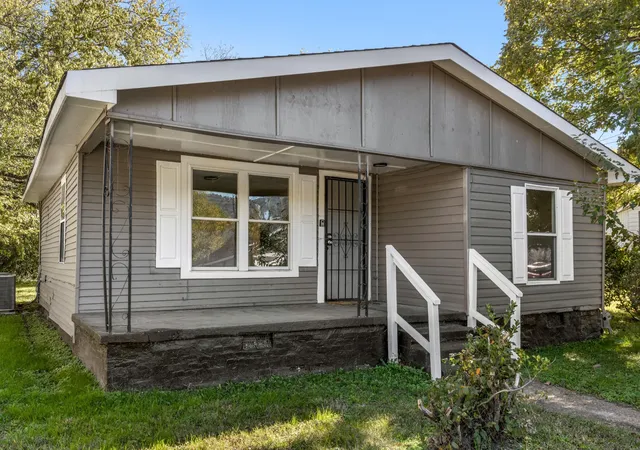 Photo 1 of Single family home for sale at 3726 Dorris St, Chattanooga, TN 37410 | MLS# 3628715 | Listing updated on 2026-10-30