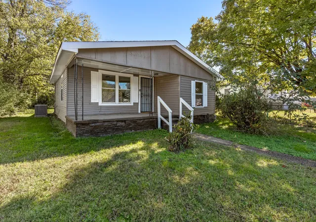 Photo 2 of Single family home for sale at 3726 Dorris St, Chattanooga, TN 37410 | MLS# 3628715 | Listing updated on 2026-10-30