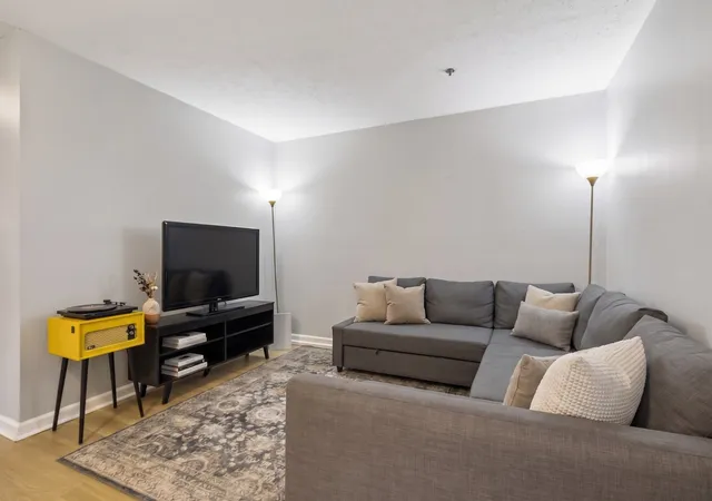 Listing Photo 1 - Condo for sale in building located at 1808 State St, Nashville, TN 37203 - Unit #101