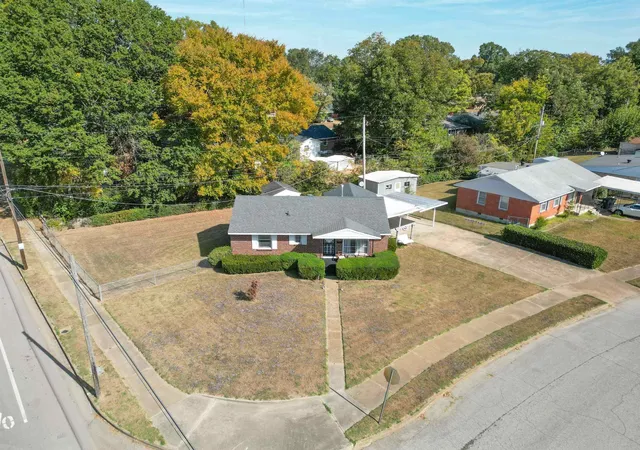 Photo 4 of Single family home for sale at 874 N Mendenhall Rd, Memphis, TN 38122 | MLS# 3628794 | Listing updated on 2026-10-30
