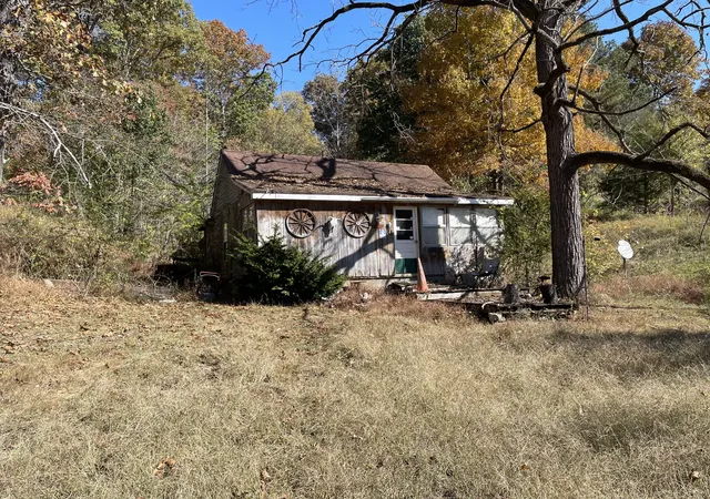 Single family home for sale at 136 D R Barnea Rd, Erin, TN 37061 | MLS# 3628816