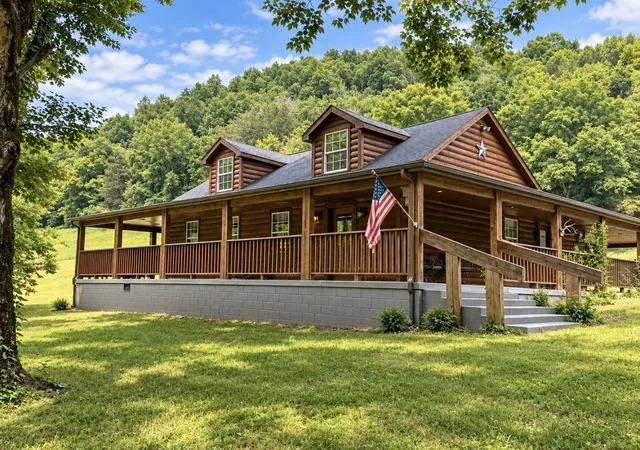 Photo 1 of Single family home for sale at 1528 Knob Crk Rd, Celina, TN 38551 | MLS# 3628855 | Listing updated on 2026-10-30