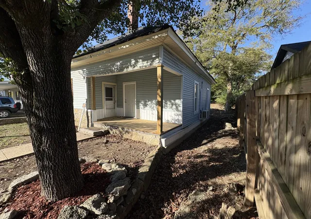 Photo 2 of Single family home for sale at 536 4th Avenue N, Lewisburg, TN 37091 | MLS# 3629612 | Listing updated on 2026-10-30