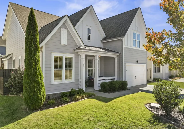Photo 2 of Single family home for sale at 1231 Proprietors Pl, Murfreesboro, TN 37128 | MLS# 3629936 | Listing updated on 2026-10-30