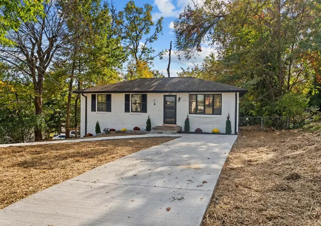 Photo 3 of Single family home for sale at 135 Luna Dr, Nashville, TN 37211 | MLS# 3628861 | Listing updated on 2026-10-30