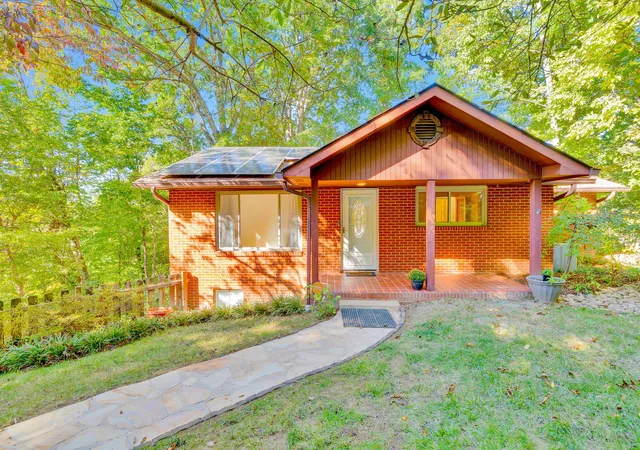 Photo 1 of Single family home for sale at 113 E Daytona Dr, Chattanooga, TN 37415 | MLS# 3629491 | Listing updated on 2026-10-30
