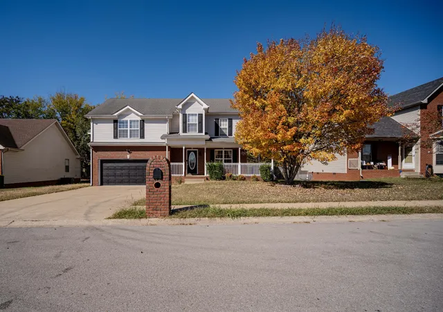 Photo 2 of Single family home for sale at 3233 Veranda Cir, Clarksville, TN 37042 | MLS# 3629575 | Listing updated on 2026-10-30
