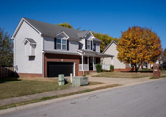 Photo 3 of Single family home for sale at 3233 Veranda Cir, Clarksville, TN 37042 | MLS# 3629575 | Listing updated on 2026-10-30
