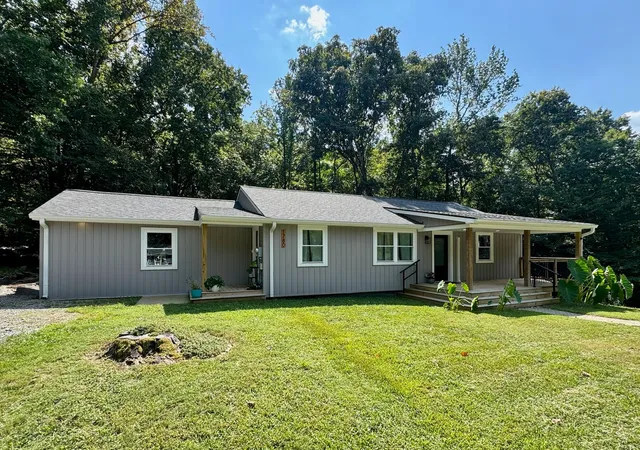 Single family home for sale at 1780 Mooreland Dr, Clarksville, TN 37040 | MLS# 3630003