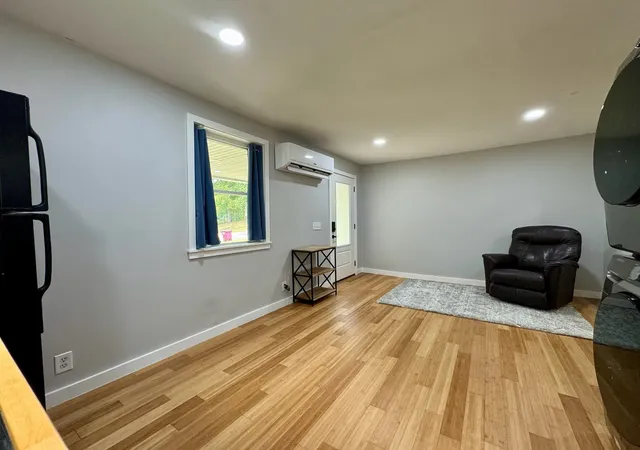 Photo 4 of Single family home for sale at 1780 Mooreland Dr, Clarksville, TN 37040 | MLS# 3630003 | Listing updated on 2026-10-31