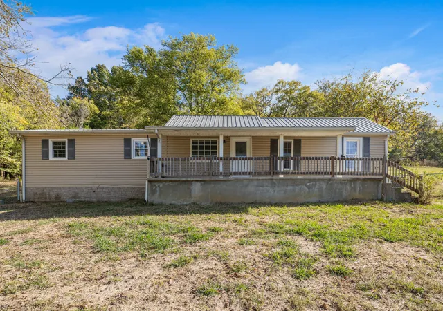 Single family home for sale at 862 W Madison St, Pulaski, TN 38478 | MLS# 3629705