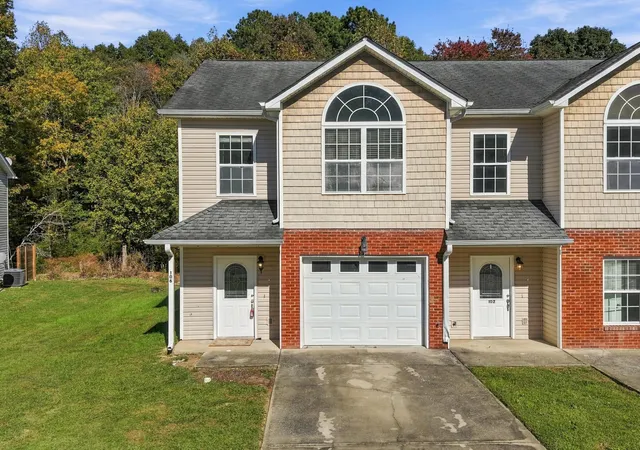Photo 1 of Townhouse for sale at 106 Brown Ests Dr, La Fayette, GA 30728 | MLS# 3629589 | Listing updated on 2026-10-30