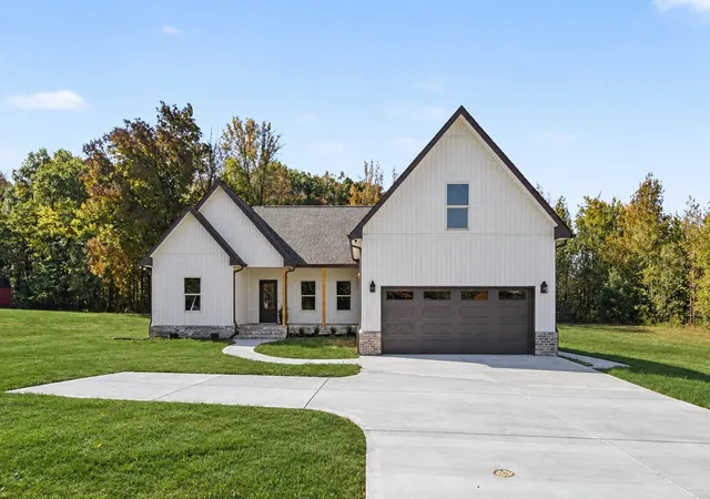 Single family home for sale at 7125 Hwy 41a, Pleasant View, TN 37146 | MLS# 3629606