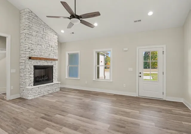 Photo 3 of Single family home for sale at 7125 Hwy 41a, Pleasant View, TN 37146 | MLS# 3629606 | Listing updated on 2026-10-30
