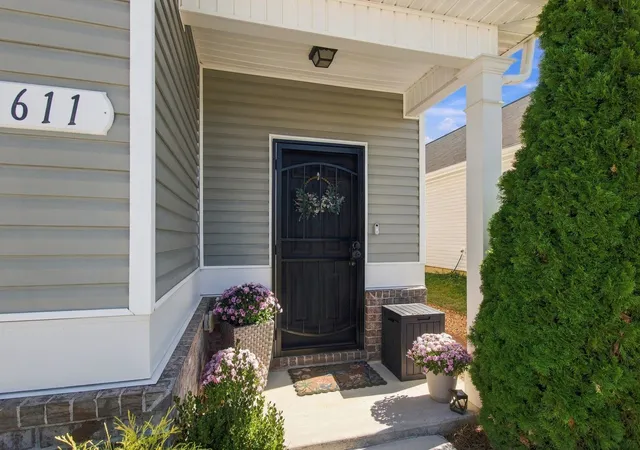 Photo 3 of Single family home for sale at 611 Tines Dr, Shelbyville, TN 37160 | MLS# 3629742 | Listing updated on 2026-10-30