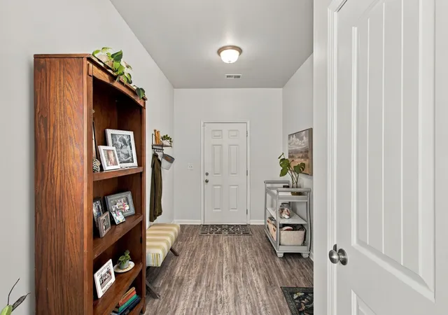 Photo 4 of Single family home for sale at 611 Tines Dr, Shelbyville, TN 37160 | MLS# 3629742 | Listing updated on 2026-10-30