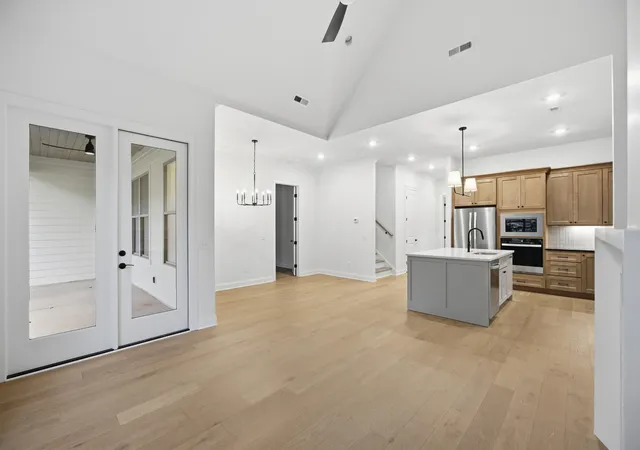 Photo 3 of Townhouse for sale at 4652 Dempsey Way, Chattanooga, TN 37419 | MLS# 3629667 | Listing updated on 2026-10-30