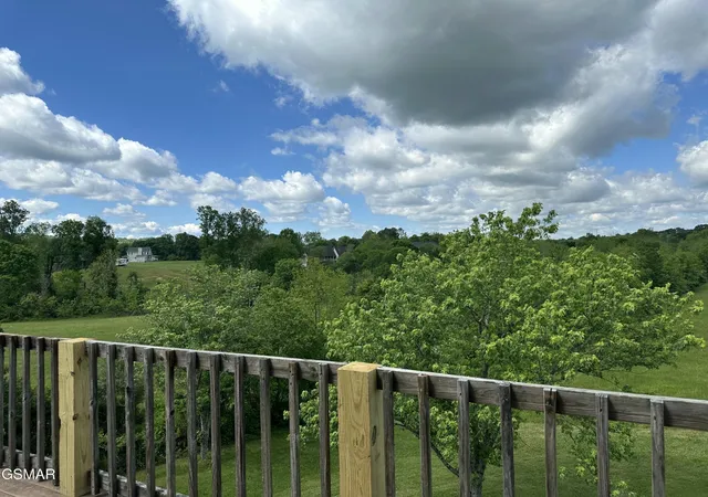 Photo 3 of Single family home for sale at 2659 Boyds Crk Hwy, Sevierville, TN 37876 | MLS# 3629835 | Listing updated on 2026-10-30