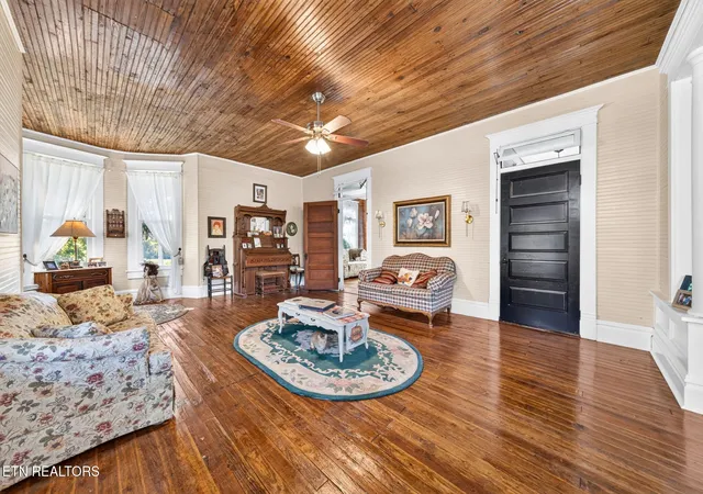 Photo 2 of Single family home for sale at 204 Nine Mile Cross Rd E, Pikeville, TN 37367 | MLS# 3629757 | Listing updated on 2026-10-30