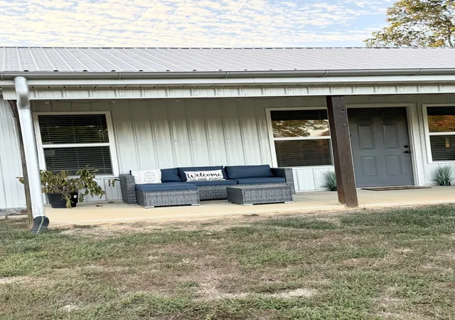 Photo 2 of Single family home for sale at 863 Robert Wilson Rd, Mc Minnville, TN 37110 | MLS# 3630010 | Listing updated on 2026-10-30