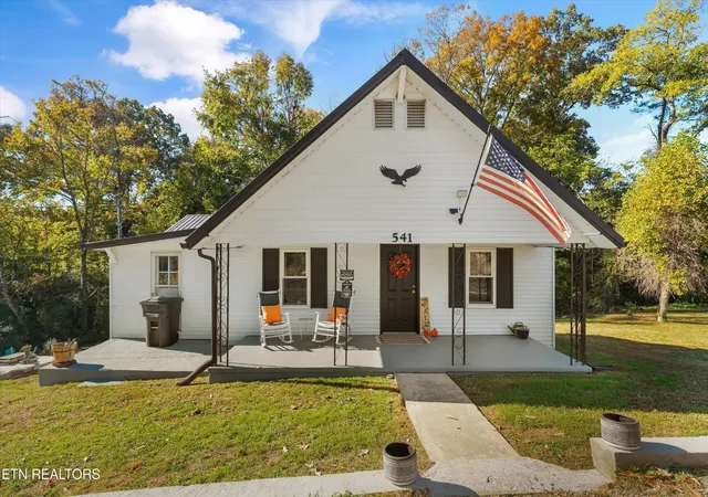 Photo 1 of Single family home for sale at 541 West Hwy 25 70, Dandridge, TN 37725 | MLS# 3629915 | Listing updated on 2026-10-30