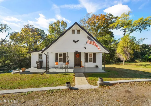 Photo 1 of Single family home for sale at 541 West Hwy 25 70, Dandridge, TN 37725 | MLS# 3629915 | Listing updated on 2026-10-30