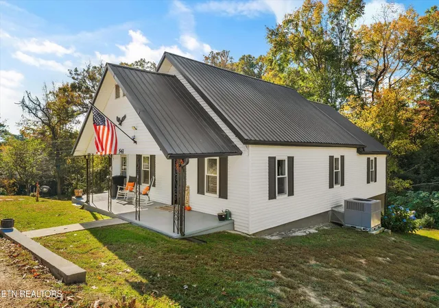Photo 2 of Single family home for sale at 541 West Hwy 25 70, Dandridge, TN 37725 | MLS# 3629915 | Listing updated on 2026-10-30