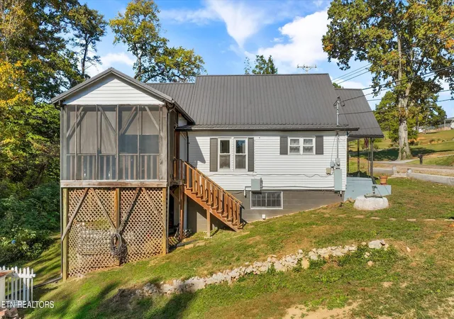 Photo 3 of Single family home for sale at 541 West Hwy 25 70, Dandridge, TN 37725 | MLS# 3629915 | Listing updated on 2026-10-30
